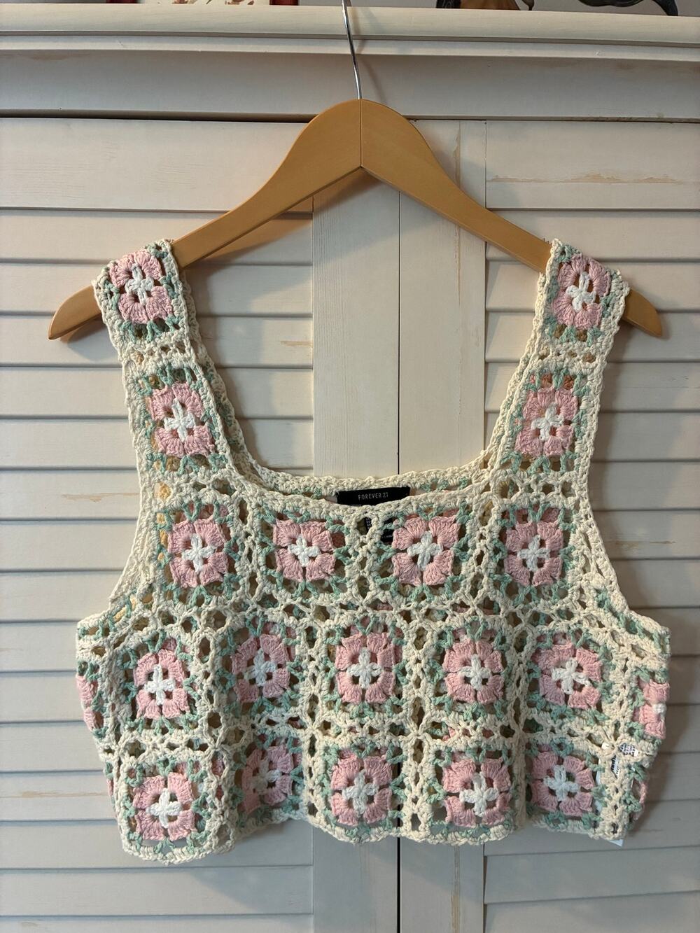 Forever 21 Top Crop Boho Vest Crochet Granny Square Cream Pink Mint Size XL
